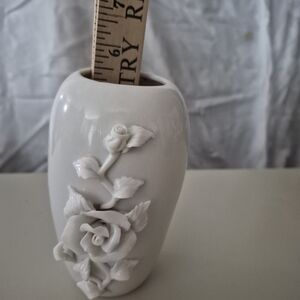 Elegant White Rose Vase